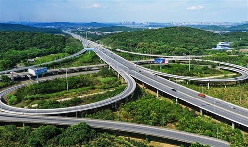 肥乡钢筋套筒应用于高速公路
